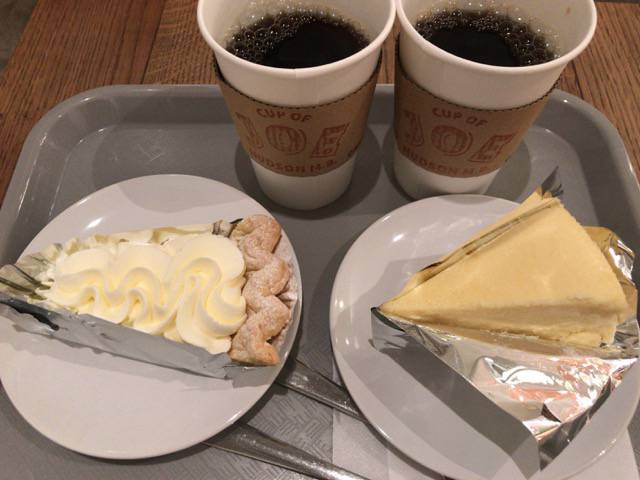 レモンクリームパイとニューヨークチーズケーキ