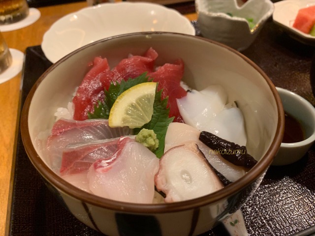 木都里亭の海鮮丼